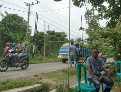 Pengusaha Cuma Janji, Warga 2 Pekon Blokade Jalan Penghubung Di Gadingrejo