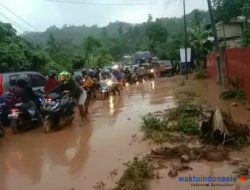 Polres Turun Cari Tau Penyebab Longsor Di Teluk Pandan