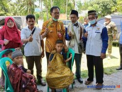 Bupati Pesisir Barat Hadiri Khitanan Massal 1001 Anak
