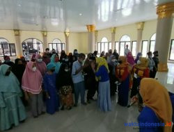 Srikandi Dermawan Bagikan Santunan Fakir Miskin dan Anak Yatim Piatu