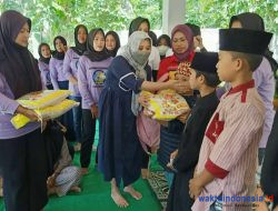 Srikandi Dermawan Teluk Pandan Bagikan Sembako Dan Santunan Anak Yatim