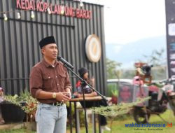 Bupati – Ketua DPRD Kabupaten Lampung Barat Ngabuburit dan Bukber Bareng CMX Eight di Sekolah Kopi