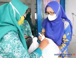 Ketua TP PKK Pesisir Barat Bagikan 510 Paket Sembako untuk 5 Kecamatan
