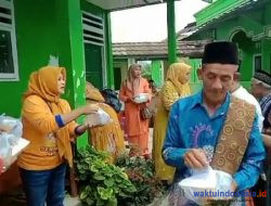 Srikandi Dermawan Bagikan Ratusan Nasi Kotak Dan Bantu Warga Penderita Cacat Fisik