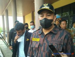 Bupati Dendi Segera Selidiki Banyaknya Sampah Di Teluk Ratai