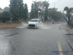 Meski Jalan Protokol Pemkab Tulangbawang Namun Kerap Digenangi Air dan Ada Lubang, Kata Warga