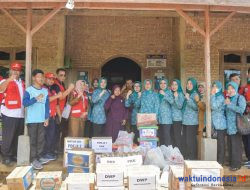 TP PKK, DWP, Dan PMI Pesawaran Bagikan Bantuan Warga Terdampak Banjir