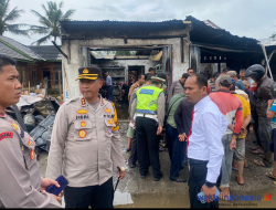Rumah Seorang Polisi Kebakaran, Kapolres Lampung Barat ke Lokasi dan RS