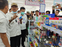 Pemerintah Hentikan Penjualan Obat Sirup, Bupati Pesisir Barat Datangi Toko Swalayan dan Apotek, Ini Imbauannya