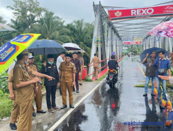Bupati – BPJN Tinjau 4 Beronjong Jembatan Rusak Akibat Banjir di Pesisir Barat