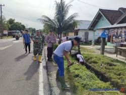Jelang Akhir Jabatan Plt Camat, Suyadi Libatkan 10 Pekon di Krui Selatan Meminimalisir Penyebab Banjir