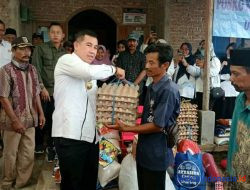 Tiba Di Tanah Air, Dendi Tinjau Dan Berikan Bantuan Warga Terdampak Banjir