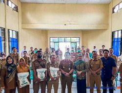 Ketua TP PKK Pesawaran Salurkan Bantuan Warga Dampak Kenaikan BBM