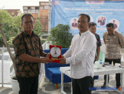 Ketua DPRD Lampung Terima Anugerah Tokoh Publik dari SMSI