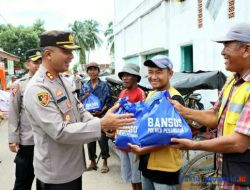 Bentuk Kepedulian, Polres Pesawaran Salurkan 50 Paket Sembako Warga Tak Mampu