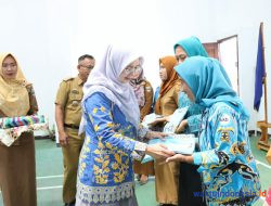 Ketua TP PKK Pesisir Barat Buka Pembinaan TPK di Aula KONI