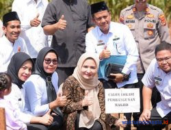 Peletakan Batu Pertama Pembangunan Masjid, Nanda Harap Warga Makmurkan Masjid