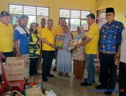Peduli Sesama, Golkar Pesawaran Berikan Bantuan Warga Korban Kebakaran di Gedongtataan