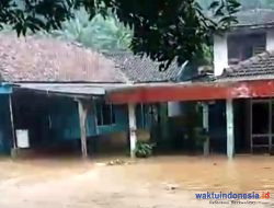 Tanggul Jebol, Ratusan Rumah Terendam Air di Bunut Way Ratai