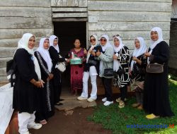 Penghujung Ramadhan, Srikandi Dermawan Bagikan Bingkisan dan Santunan di 4 Kecamatan