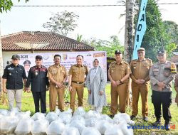 Pemprov Lampung Tebar Puluhan Ribu Benih Ikan di Pesawaran