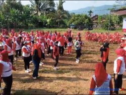 Meriah, Ratusan Emak-emak Berbagai Usia Ikut Senam CAKEP