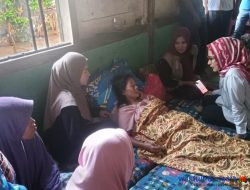 Cabup Nanda Jenguk Warga Korban Kebakaran di Padang Ratu Gedongtataan