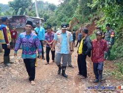 Bantu Warga Terdampak Banjir dan Longsor, Bupati Dendi Segera Gencarkan Penanganan