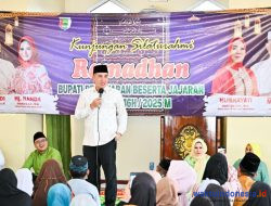 Safari Ramadhan di Kedondong, Bupati Dendi Berikan Beragam Bantuan