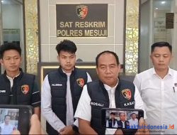 Istri Mantan Sekda Mesuji Di Periksa Polisi, Timbun Ribuan Botol Minya Kita