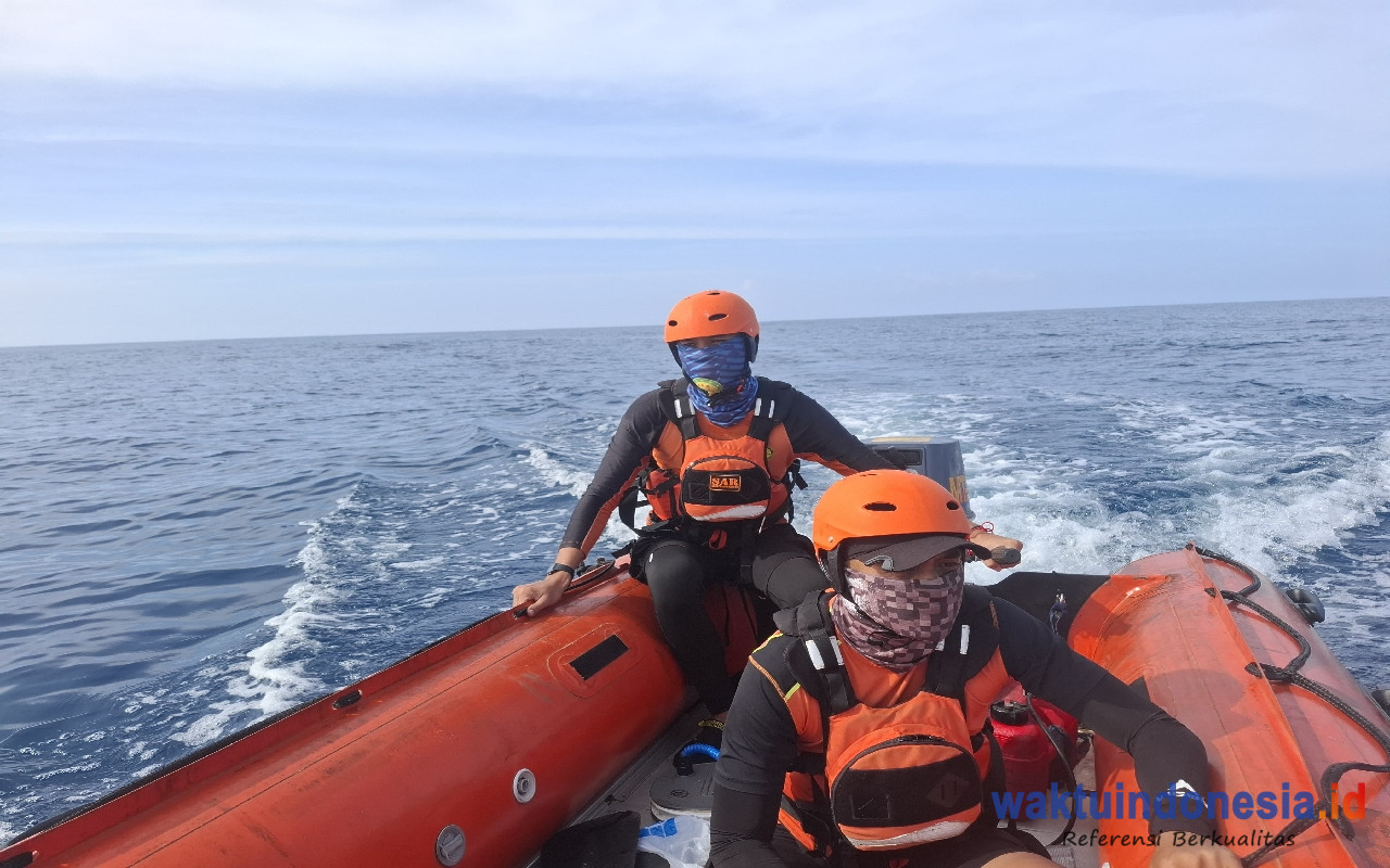 Nelayan pesisir barat Lampung tenggelam