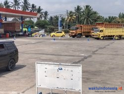 Warga Harus Rela Mengantri Panjang Untuk Dapatkan BBM Subsidi Di SPBU Yang Ada Di Tulang Bawang, Diduga Ada Pelangsir